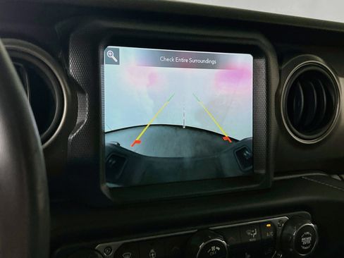 Used 2023 Jeep Gladiator Sport AWD/4WD image 14