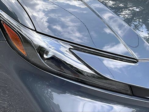 Used 2025 Toyota Camry SE w/ Convenience Package FWD image 32