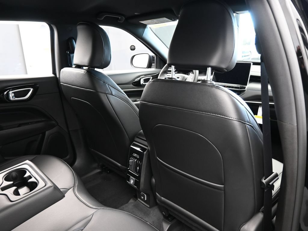 New 2026 Jeep Compass Latitude AWD/4WD image 39