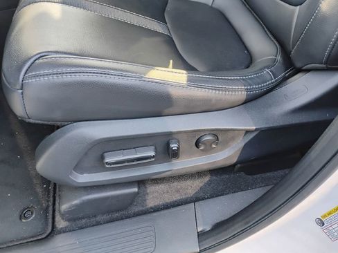 Used 2023 Honda Pilot Touring image 15