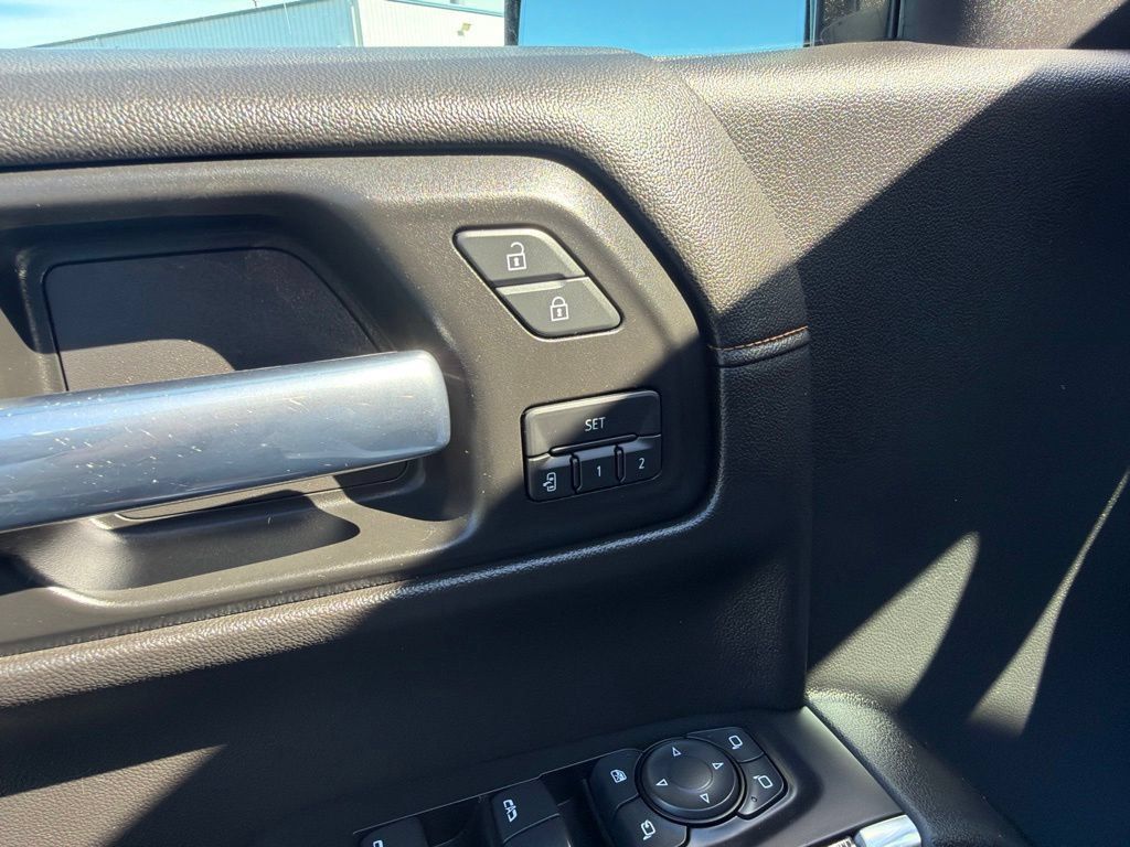 Used 2020 GMC Sierra 1500 AT4 w/ AT4 Premium Package AWD/4WD image 24