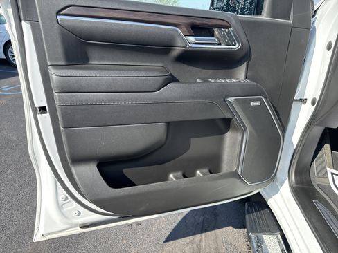 Used 2023 GMC Sierra 1500 SLT w/ SLT Premium Package AWD/4WD image 15