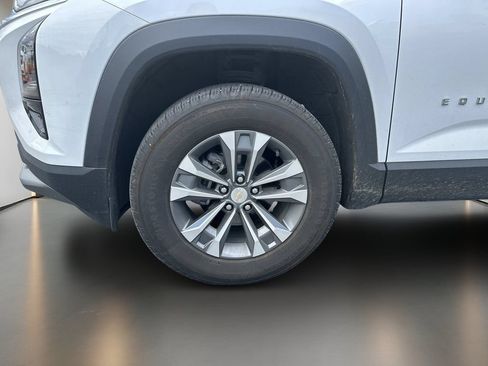 Used 2025 Chevrolet Equinox LT w/ Safety and Technology Package FWD image 5