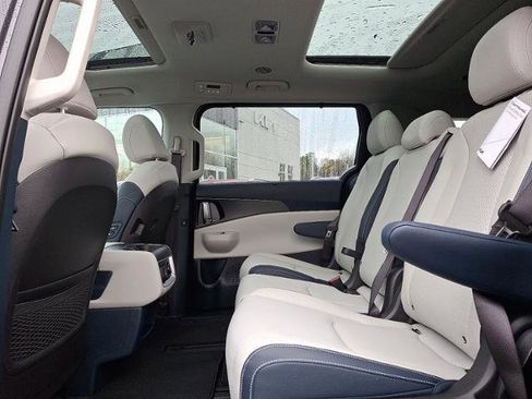 New 2026 Kia Carnival SX Prestige image 5