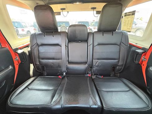 Used 2018 Jeep Wrangler Unlimited Sahara AWD/4WD image 28