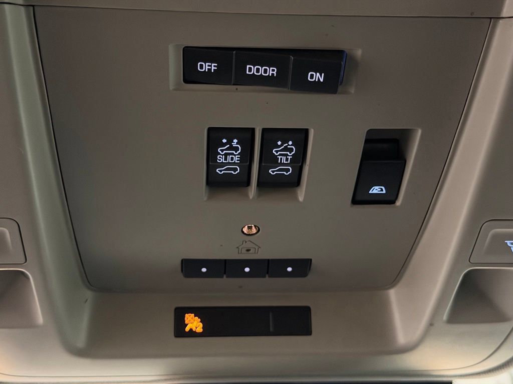 Used 2014 Chevrolet Silverado 1500 LTZ AWD/4WD image 40