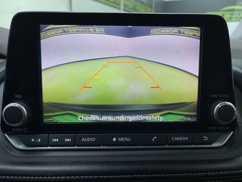 Used 2023 Nissan Rogue S image 22