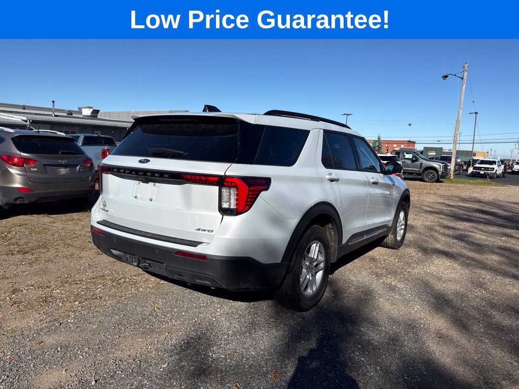 Used 2025 Ford Explorer Active AWD/4WD image 7