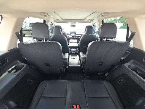 Used 2023 Lincoln Aviator Reserve w/ Equipment Group 201A AWD/4WD image 14