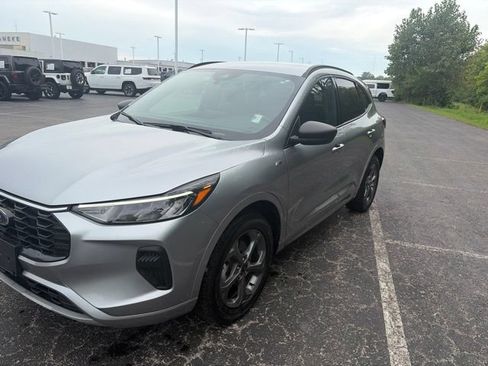 Used 2023 Ford Escape ST-Line AWD/4WD image 3