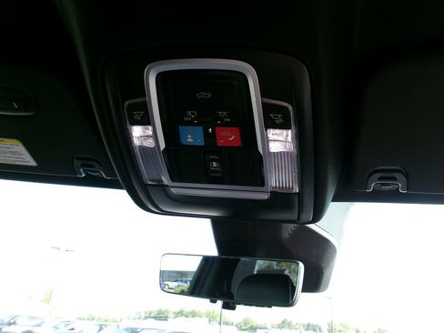 Used 2025 RAM 1500 Limited AWD/4WD image 20