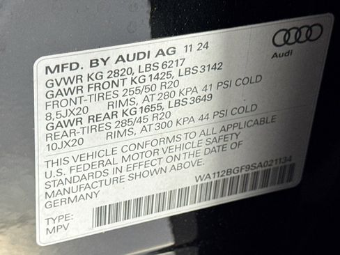 Used 2025 Audi Q6 e-tron Premium w/ Convenience Package image 30