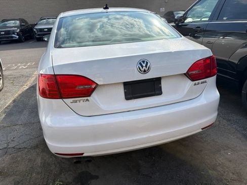 Used 2012 Volkswagen Jetta SEL FWD image 3