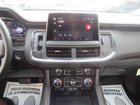 Used 2024 GMC Yukon XL SLT w/ SLT Luxury Package AWD/4WD image 14