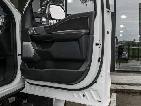 Used 2024 Ford F350 Platinum image 45