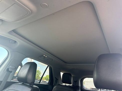 Used 2022 Ford Explorer XLT w/ Equipment Group 202A AWD/4WD image 8