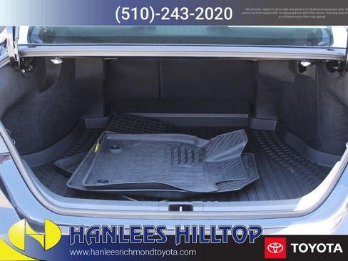 Used 2025 Toyota Camry SE FWD image 10