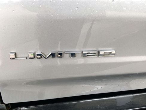 Used 2022 RAM 1500 Limited w/ Body Color Bumper Group RWD image 9