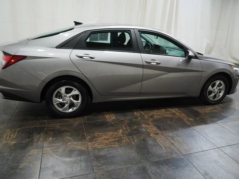 Certified 2023 Hyundai Elantra SE image 4