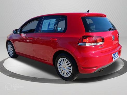 Used 2014 Volkswagen Golf 4-Door FWD image 5