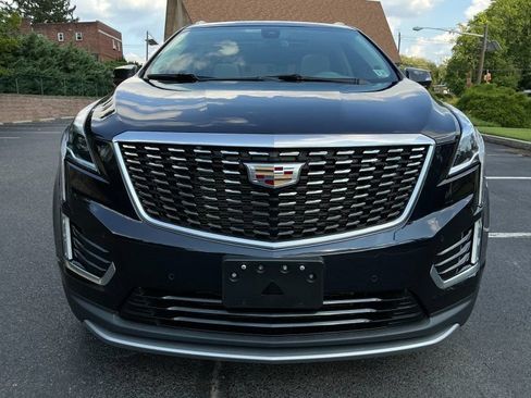 Used 2022 Cadillac XT5 Premium Luxury AWD/4WD image 2