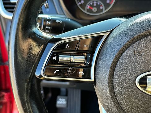 Used 2020 Kia Optima SE image 25