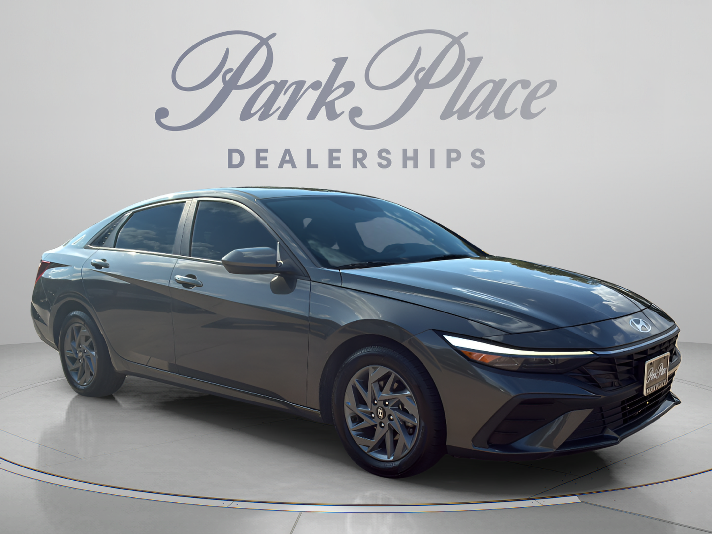 Used 2024 Hyundai Elantra SEL FWD image 7