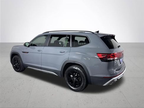 New 2026 Volkswagen Atlas Peak Edition image 8