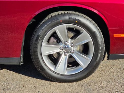 Used 2020 Dodge Challenger SXT image 8