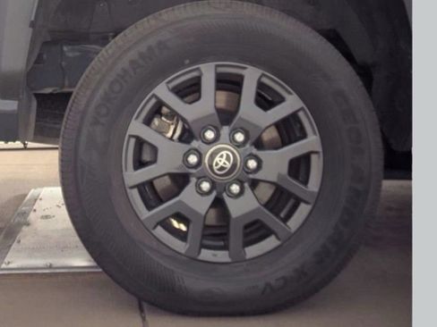 Used 2025 Toyota 4Runner SR5 AWD/4WD image 19