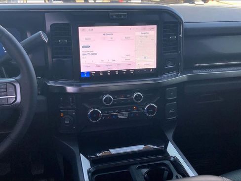 Certified 2025 Ford F450 Lariat w/ Chrome Package image 7