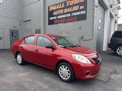 Used 2013 Nissan Versa S Plus FWD image 1
