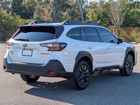 Used 2025 Subaru Outback Onyx Edition image 5