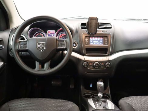 Used 2018 Dodge Journey SXT FWD image 5