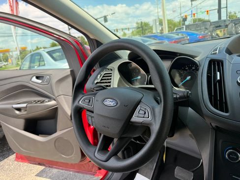 Used 2017 Ford Escape SE AWD/4WD image 24
