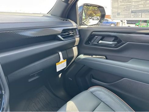 New 2026 GMC Yukon AT4 w/ AT4 Premium Package image 8