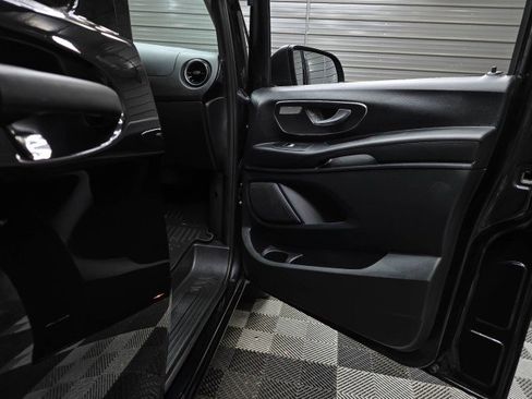 Used 2023 Mercedes-Benz Metris Passenger image 35
