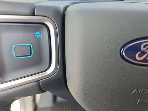 New 2025 Ford Expedition Active image 18