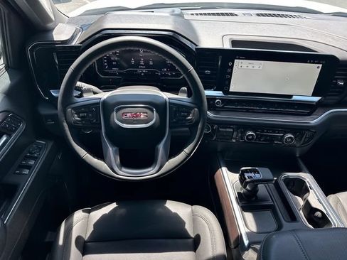 Used 2024 GMC Sierra 1500 SLT w/ SLT Convenience Package AWD/4WD image 11