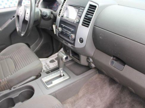 Used 2018 Nissan Frontier SV image 35