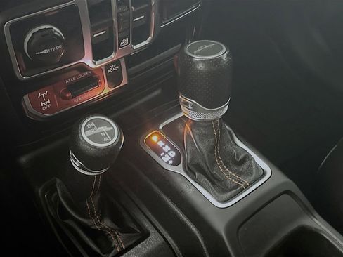 Used 2021 Jeep Gladiator Mojave image 16