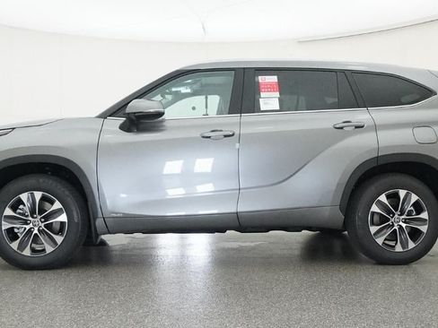 New 2026 Toyota Highlander XLE AWD/4WD image 19