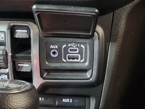 Used 2025 Jeep Wrangler Unlimited Sport AWD/4WD image 22