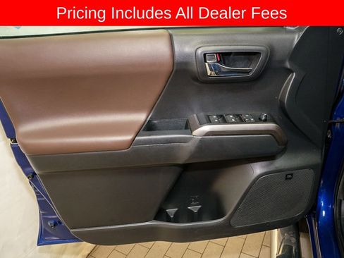 Used 2022 Toyota Tacoma Limited AWD/4WD image 11