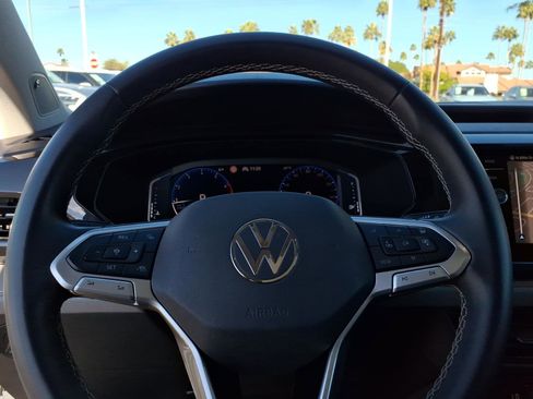 Certified 2022 Volkswagen Taos SEL w/ Panoramic Sunroof Package image 26