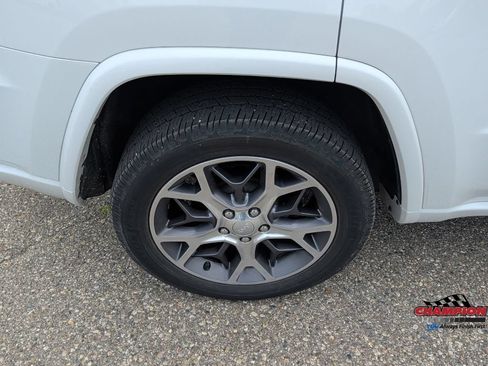 Used 2020 Jeep Grand Cherokee Overland AWD/4WD image 13