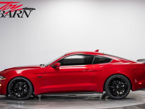 Used 2021 Ford Mustang GT RWD image 2