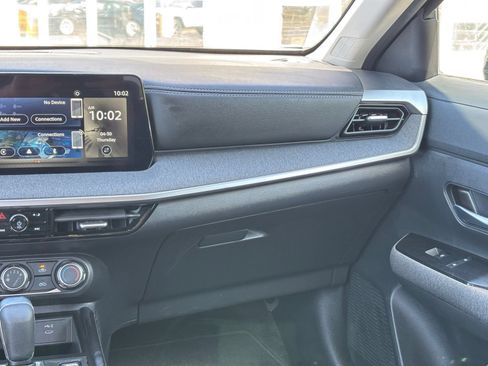 Used 2025 Nissan Kicks SV AWD/4WD image 33
