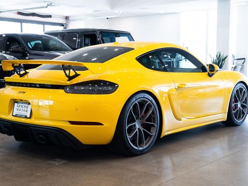 Used 2022 Porsche 718 Cayman GT4 image 4