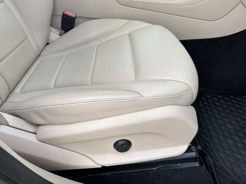 Used 2021 Mercedes-Benz GLC 300 GLC 300 image 12